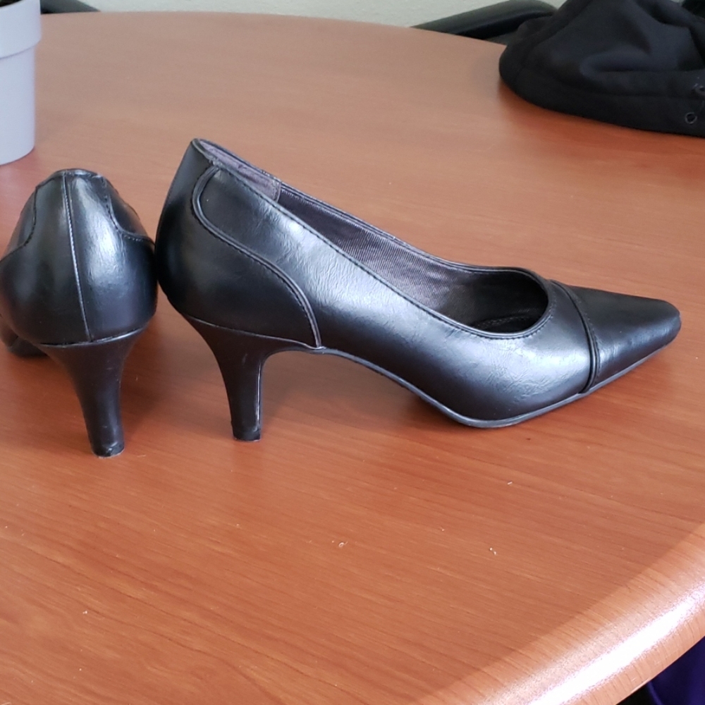 Heels - Picture 2 of 2